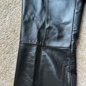 Daniel black leather pants. Size 6. Previously worn.
